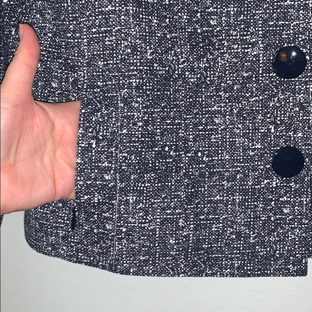 Women's Gray Textured Button-Front Jacket - Picture 13 of 16